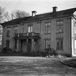 17003 LITN 371 8 - Gård