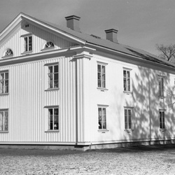 17003 BAN 3194 19 - Herrgård