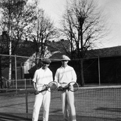 17003 BAN 66 9 - Tennis