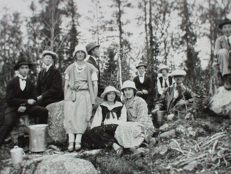 På väg till Luspholmfäboden 1925.