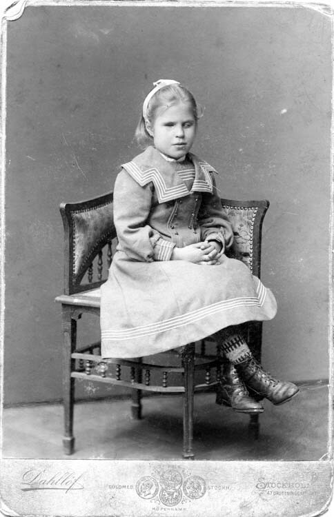 Emma Josefina Larsdotter 1898 -1908, Umnäs