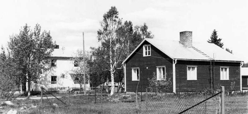 Huset till höger var bostad till Selmer Jonsson...