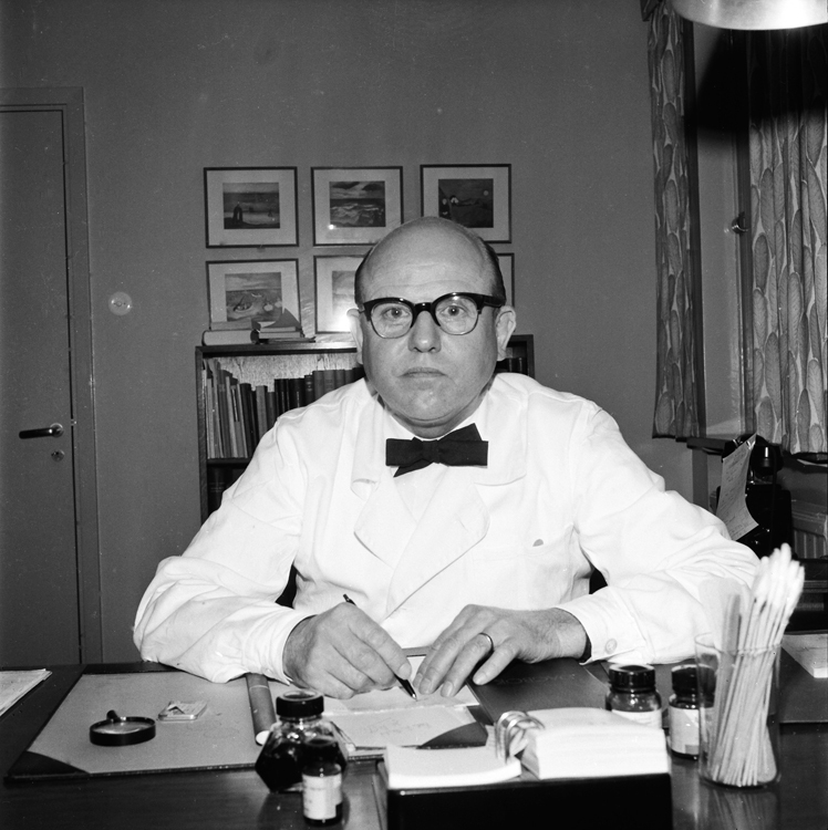 Paul Gerhard von Tangen Sivertsen , 1905 -1995