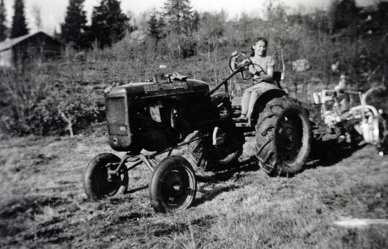 Traktor: Allis Chalmers model B (1938-1957). Kä...