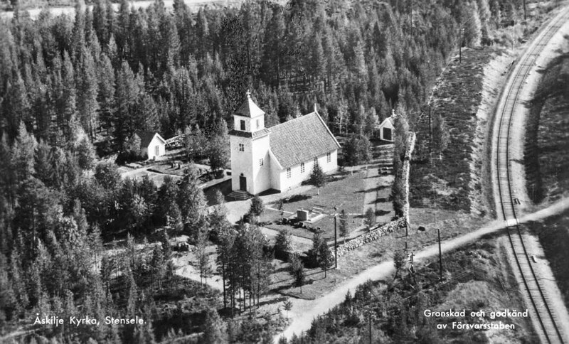 Träkyrkan uppfördes 1925-1928 efter ritningar a...