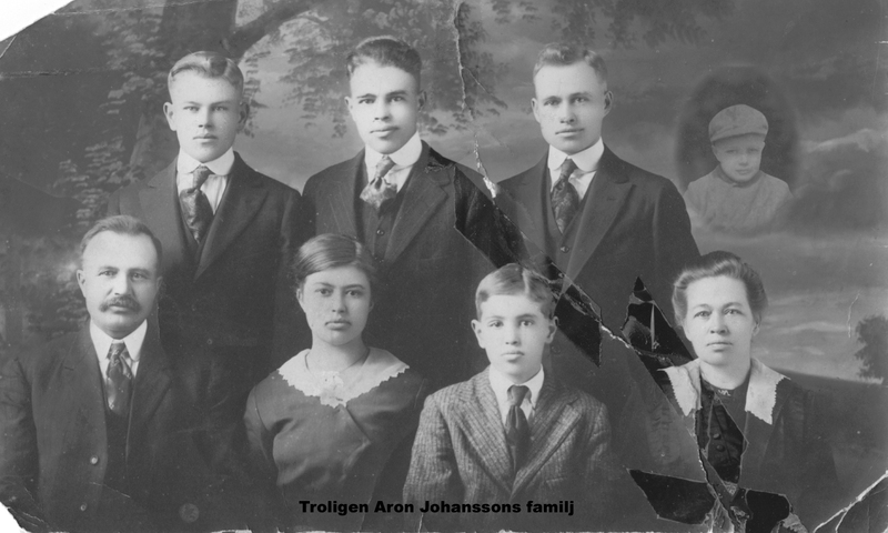 Troligen Aron Johansson med familj