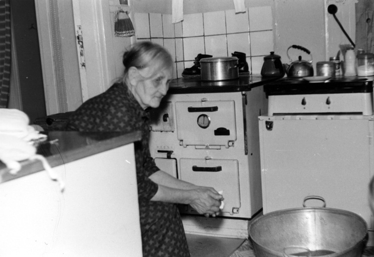 Emelinda Eliasdotter, 1873 - 1972 gift Johansson.