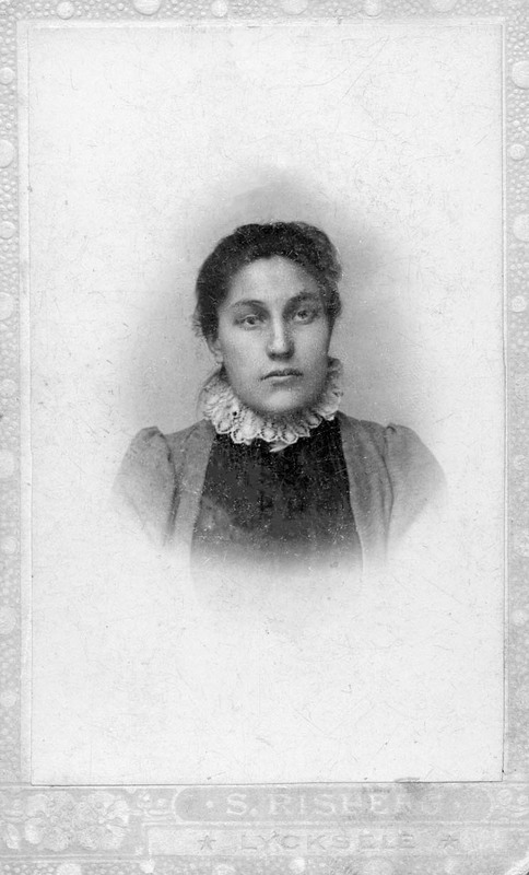 Maria Sjöberg 1881-1948. Från Fjällbosjö (Bäckm...