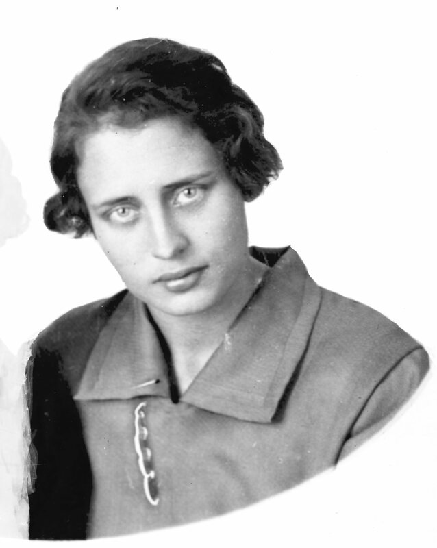 Ester Alenius gift Boström, 1907-1987
