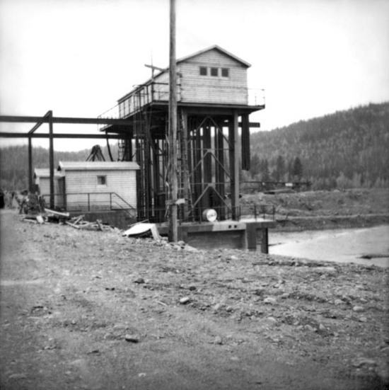 Dammbyggnaden vid Vojmåns utflöde, 1945.