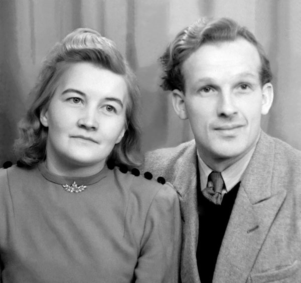 Ateljéfoto av Gullbrand Olsson och Ebba Olsson,