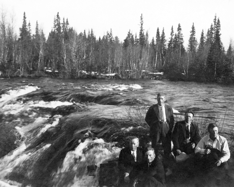 Elof Stenmark m.fl.vid Rönnäsbäcken.