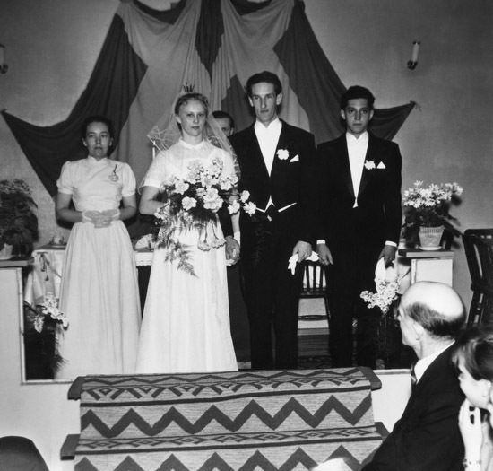 Elise och Arne Bäckströms bröllop 1957.