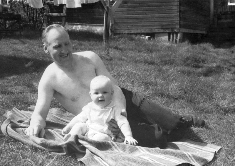 Alvar Nilsson i Malgovik med sin dotter.