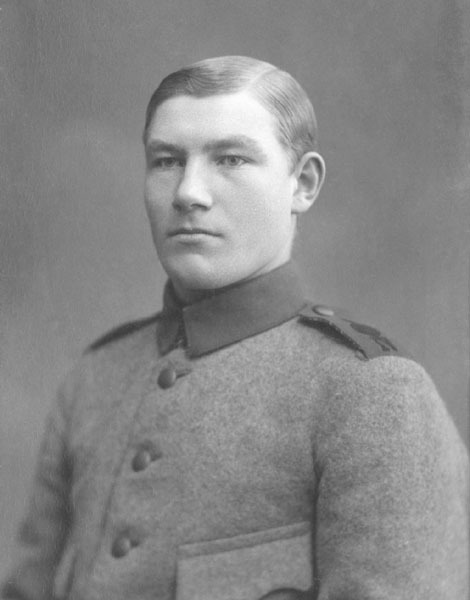 Porträtt av en okänd uniformsklädd man.