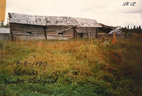 Halvar Emanuels vinter ladugård 1990-08-19.