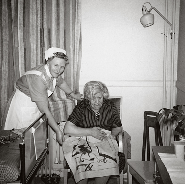Undersköterska Agda med patient.