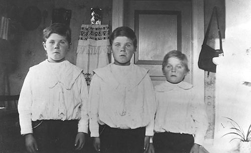 Sixten Olofsson f. 1901-06-19 tvillingbror med ...