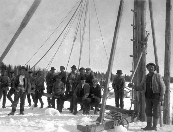 Förberedande flottningsarbete på Volgsjön.