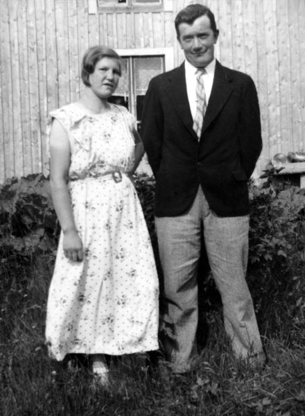 Tora och Ragnars förlovningsdag 1937-06-24.