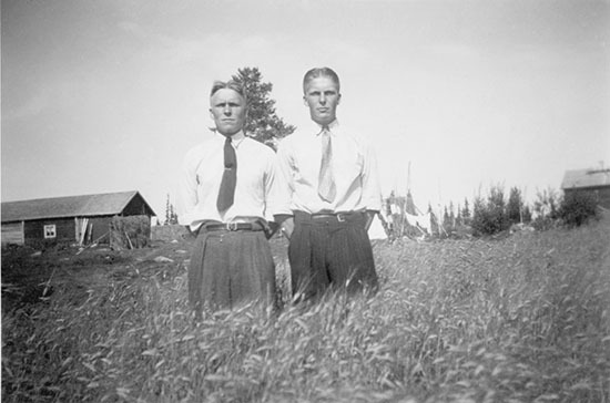 Bröderna Nils och Erik Sölvebring från Nyhamn.