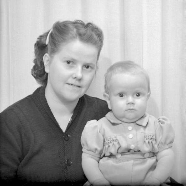 Mor och son, Anna och Stig Björklund,