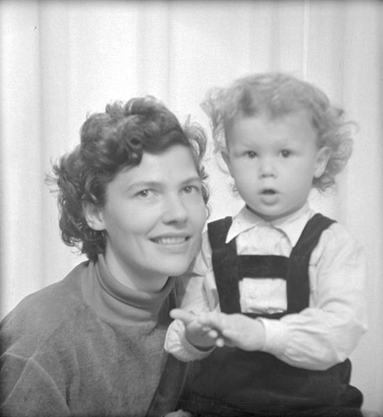 Mor och Dotter Persson