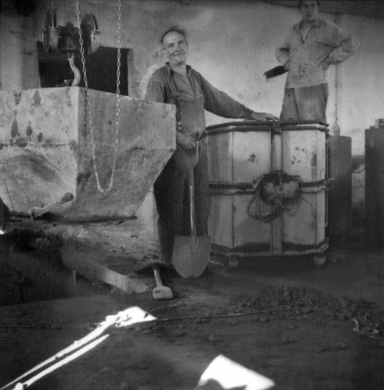 Interiör från Vilhelmina cementvarufabrik 1949.