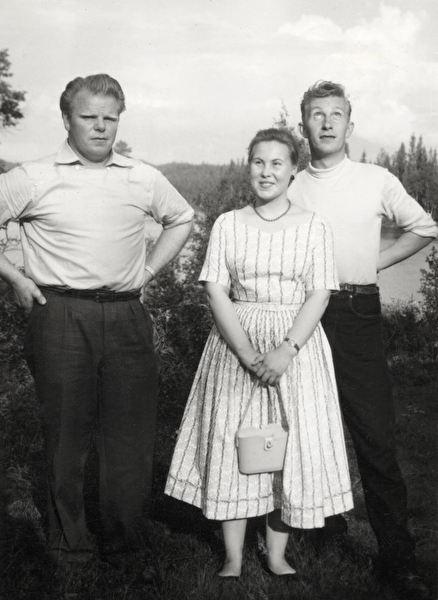 Viktor, Birgitta Larsson och Nils-Erik i Lövliden,