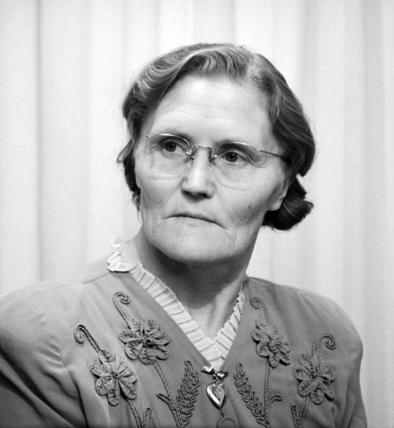 Ester Össbo, Tresund.