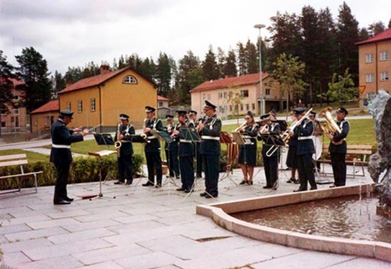 Umeå Hemvärns musikkår spelade i Storuman.