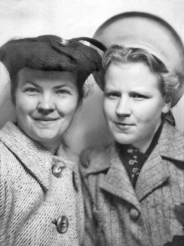 Systrarna Lisa och Dora Andersson,