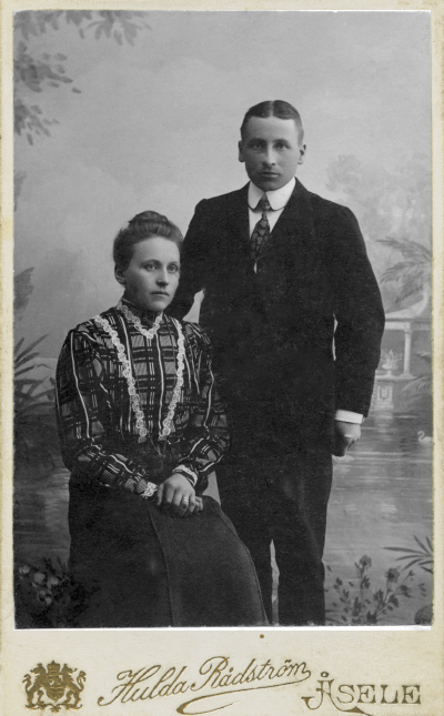 Levina och Elias från Malgovik.