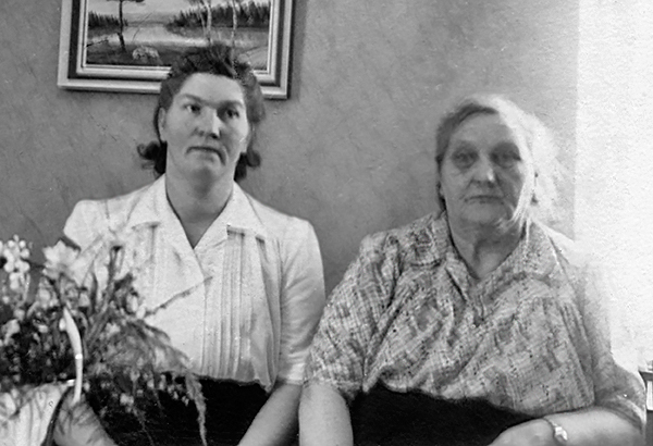 Frida med mor Ida.
