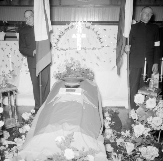 Carl Perssons begravning 1954-06-14.