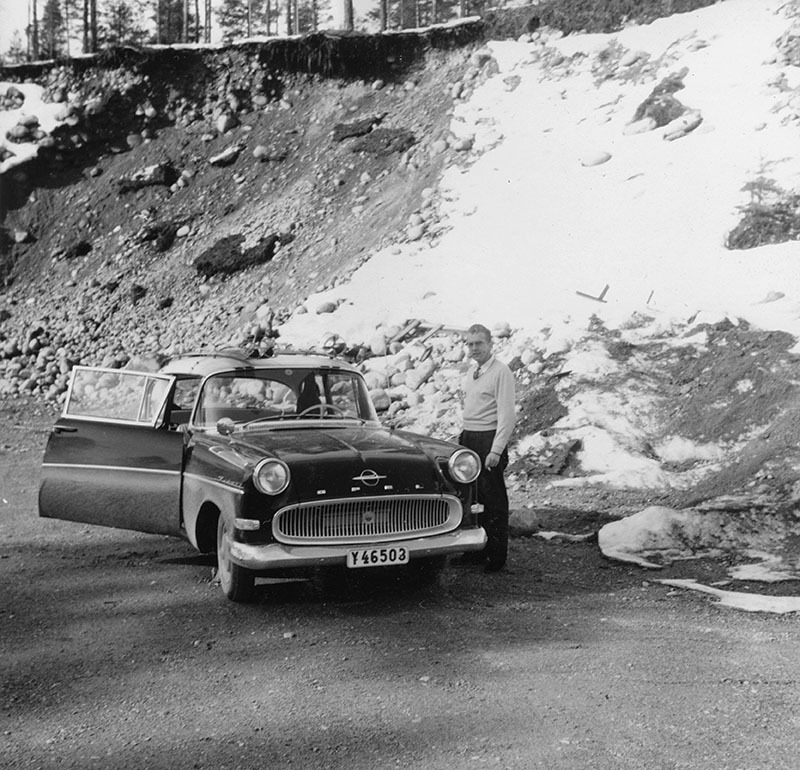Sune Elis med sin Opel Coupé 1959.