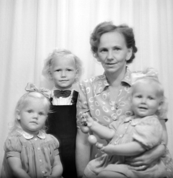 Familjen Jonsson, Tresund, Vilhelmina.