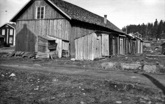 Stall och utedass vid Vilhelmina kyrkstad, 1942.
