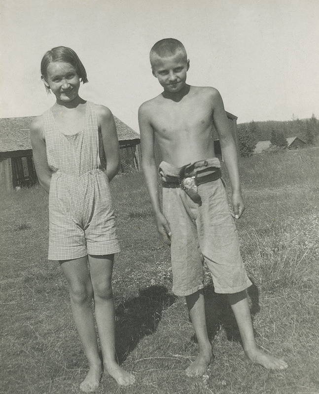 Hans och Elsa vid barnkolonin Bengtestjärn 1932