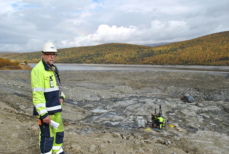 Dammbygge i Ransarn september 2013.