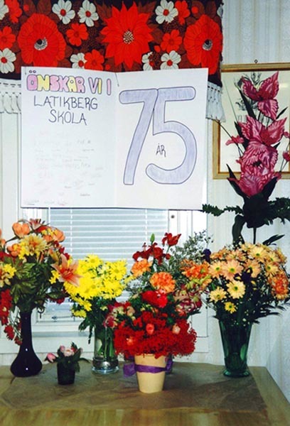 John Lindgrens 75 års blommor med tavla 