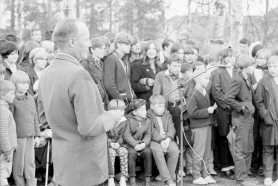 Friluftskonsert i skolparken, juni 1966.