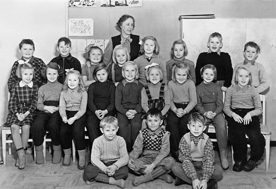 Klassfoto Volgsjö skolas elever födda 1944.