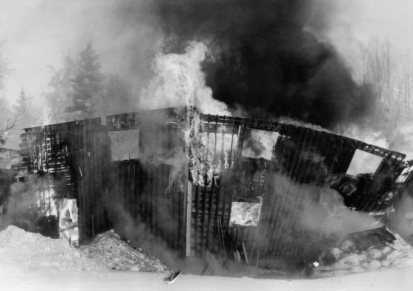 Hönshusbrand i Siksjöhöjden. 31 jan. 1967 kl. 1...