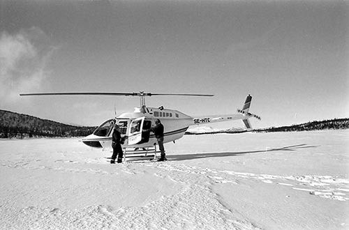 Mot okänt mål med helikopter, 1989.