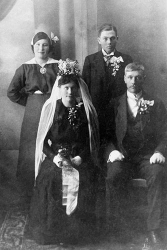 Anna och Ernst Risberg gifter sig 1917.