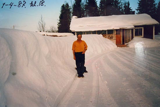 Bild av Einar Olanders infart till sin stuga.