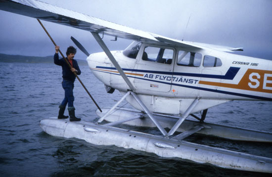 Jerry Viklund med sitt sjöflygplan som användes 