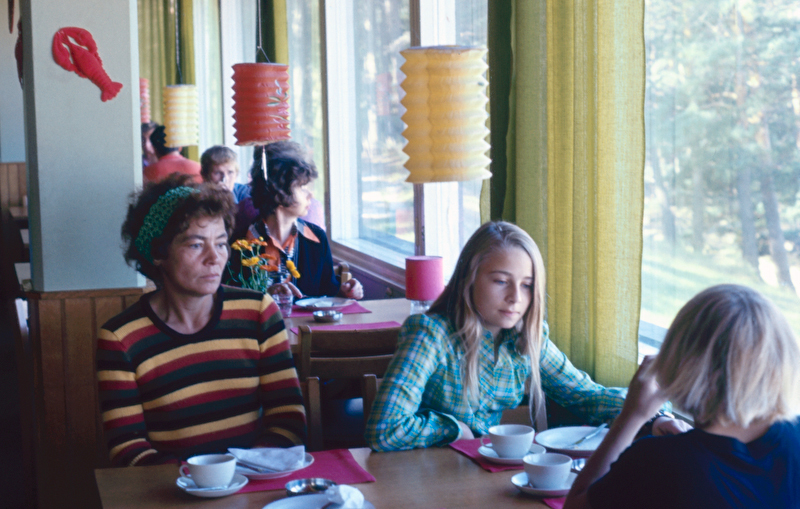 Rosemarie, Ira och Ulf på restaurang.