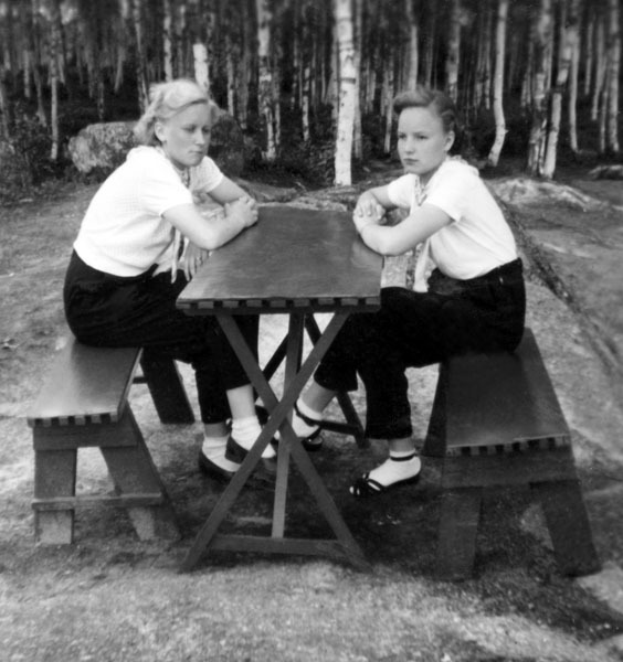 Flickorna Siv och Gerd Almqvist från Sjöberg